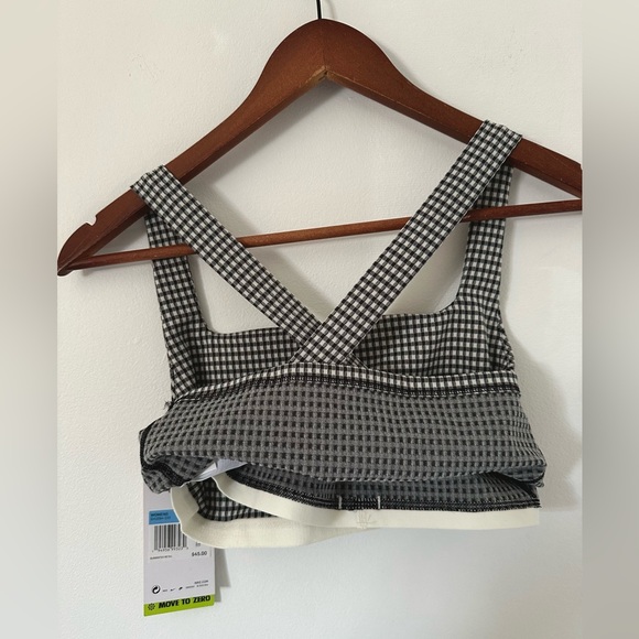 NWT Nike Yoga Women's Black and White Cropped Gingham Tank Sports Bra SIZE M - Picture 7 of 13